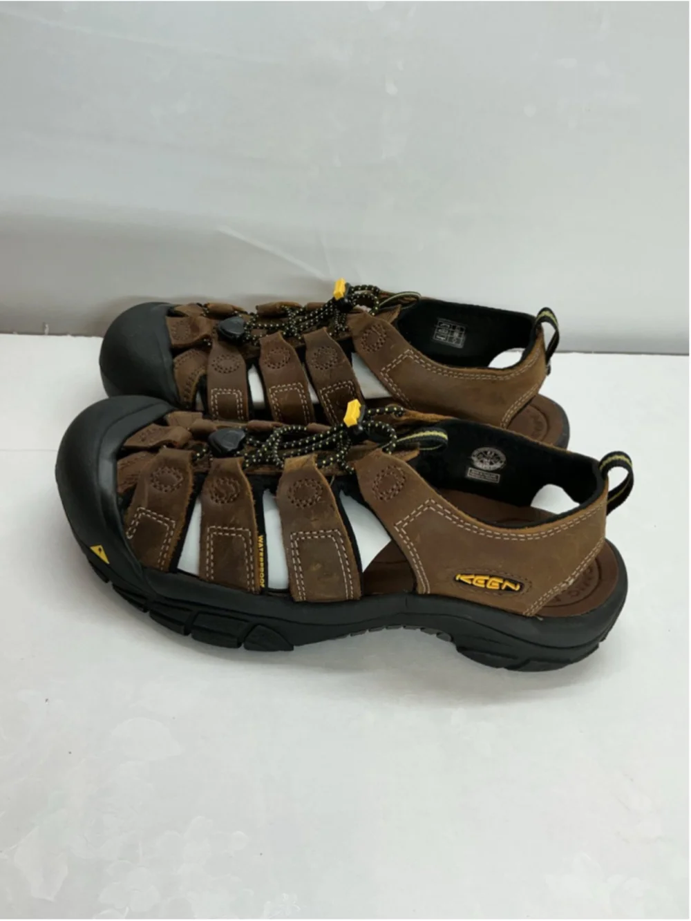 Keen sandals size 8.5
